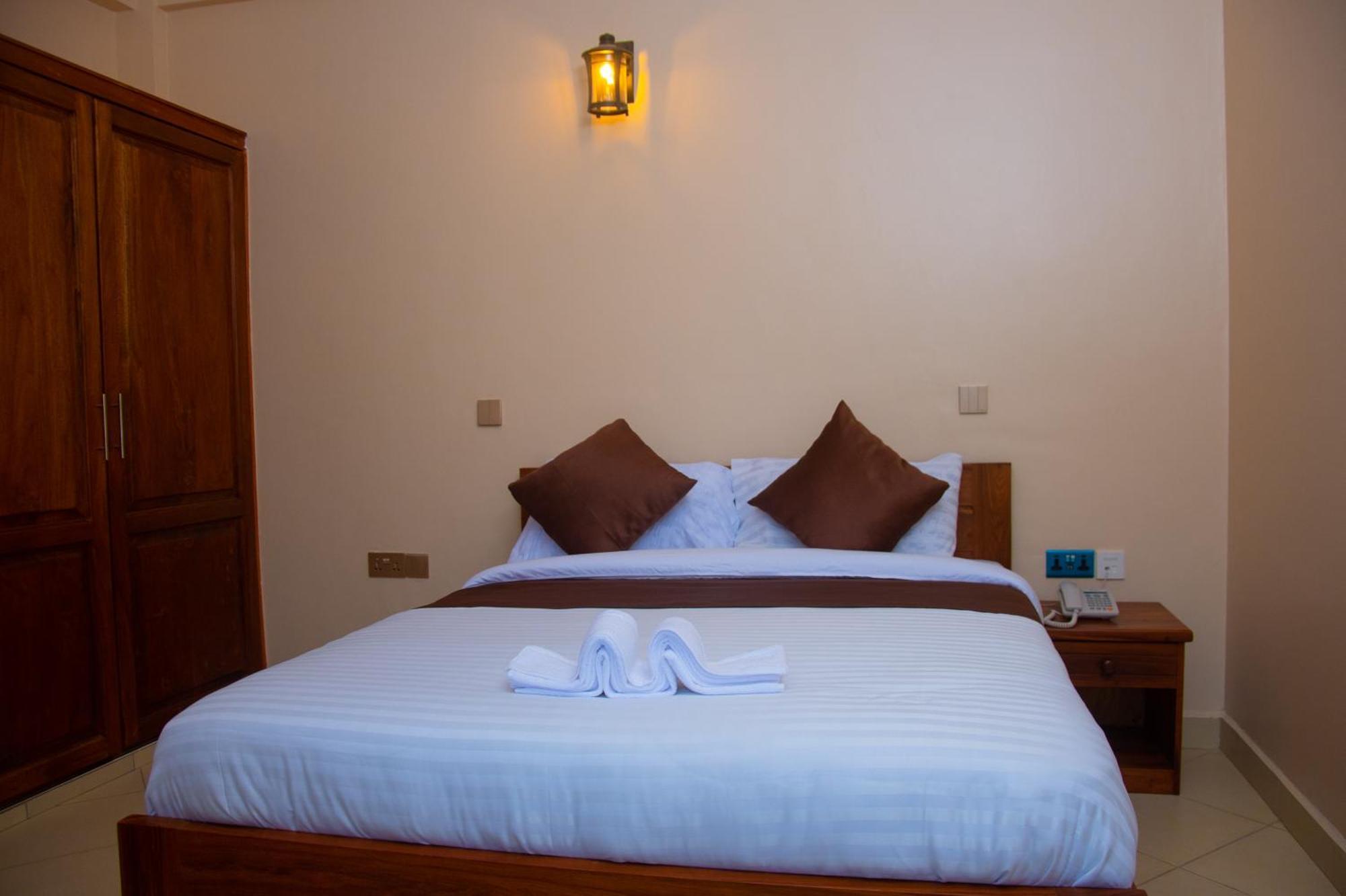 Aves Executive Hotel Arusha Exterior photo