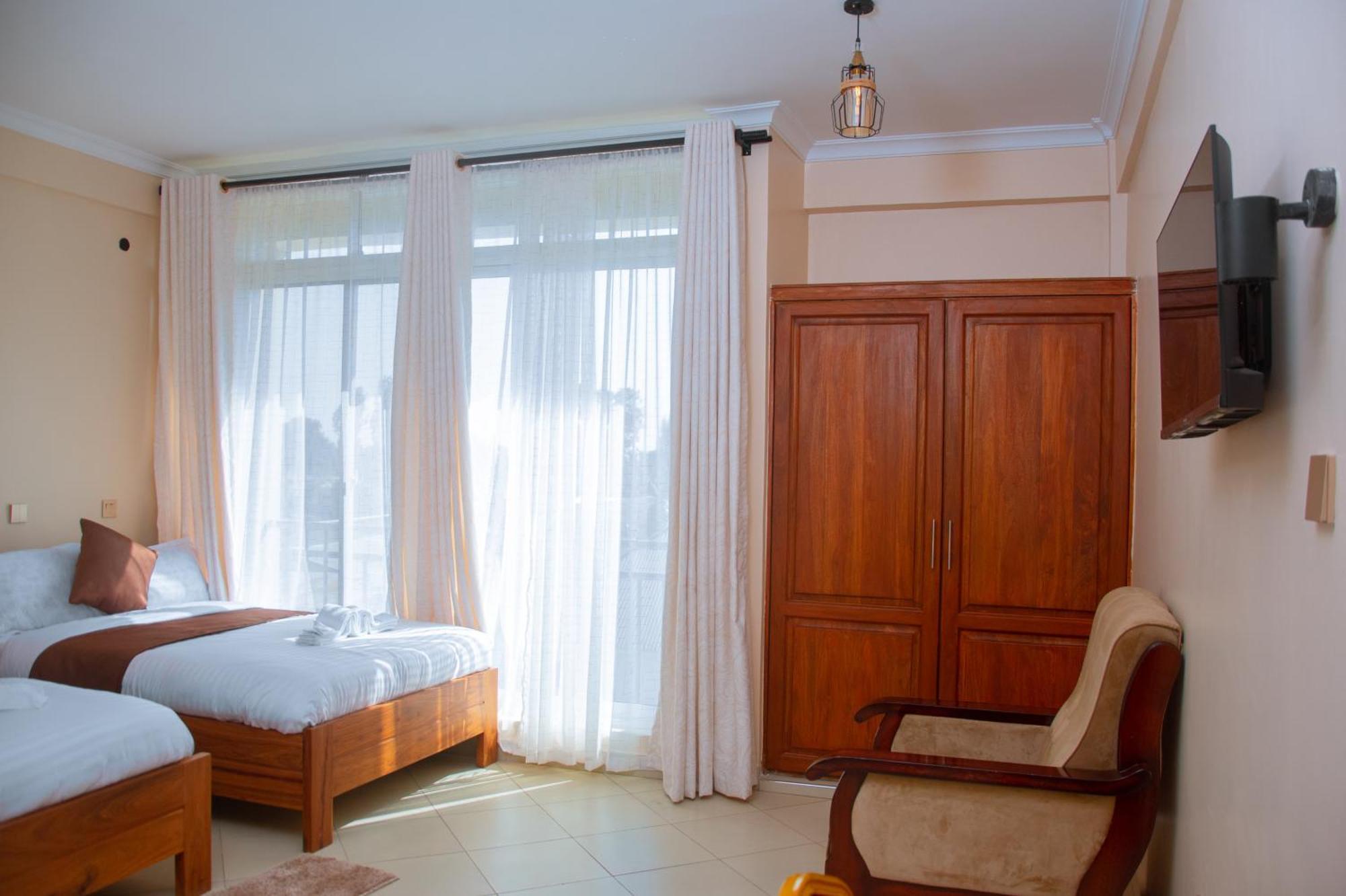 Aves Executive Hotel Arusha Exterior photo